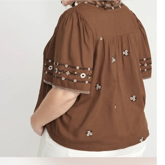 NEW Old Navy floral embroidered boho peasant top - Picture 2 of 9